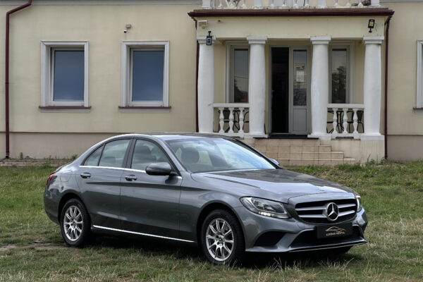 Mercedes-Benz C-Class C220d MT Avantgarde