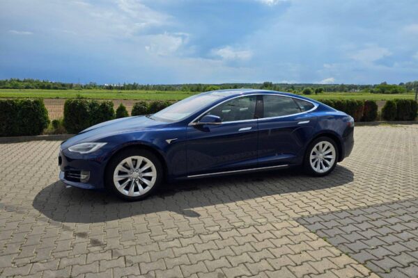 Tesla Model S Long Range